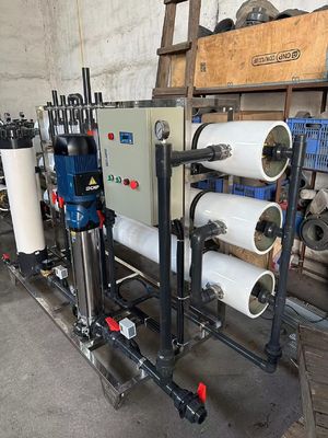 ভালো দাম 6000LPH বানিজ্যিক RO সিস্টেম জন্য Borehole জল ফিল্টার অনলাইন